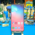 Samsung Galaxy S10 Plus: Tombol Bermasalah & Backdoor Pecah