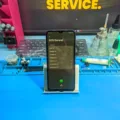 Realme C25: Layar Mati Karena Ketumpahan Kopi? Segera Perbaiki Sebelum Merembet!