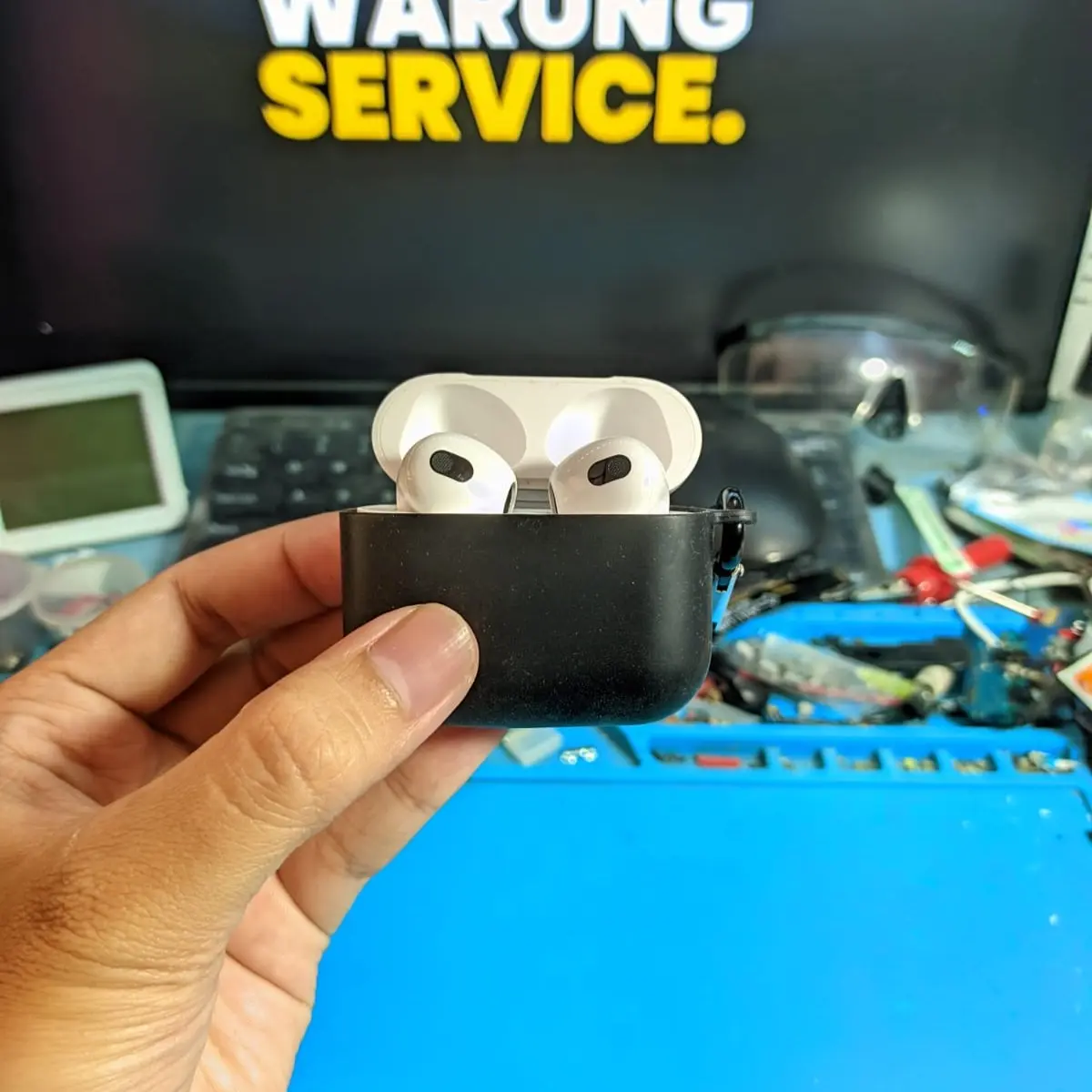 TWS MirrorSpace Tidak Bisa Cas Sebelah? Ini Penyebab yang Sering Terjadi